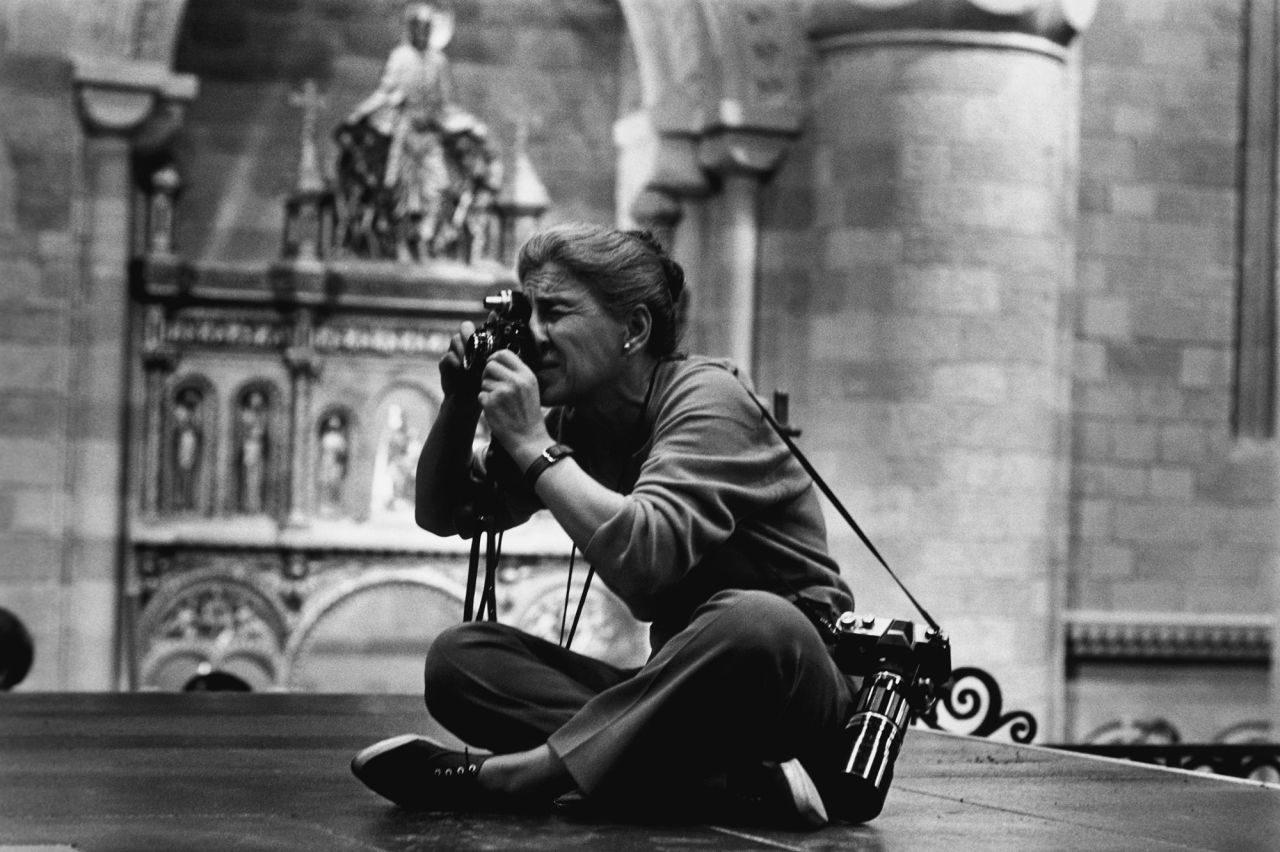 Eve Arnold was the first woman to join the prestigious agency Magnum Photos. During her career, she photographed many celebrities and world leaders, including Queen Elizabeth II, Malcolm X, Jacqueline Kennedy, Marilyn Monroe and Joan Crawford. But she also shined a spotlight on the poor and disenfranchised. "I don't see anybody as either ordinary or extraordinary," she told the BBC in 1990. "I see them simply as people in front of my lens."