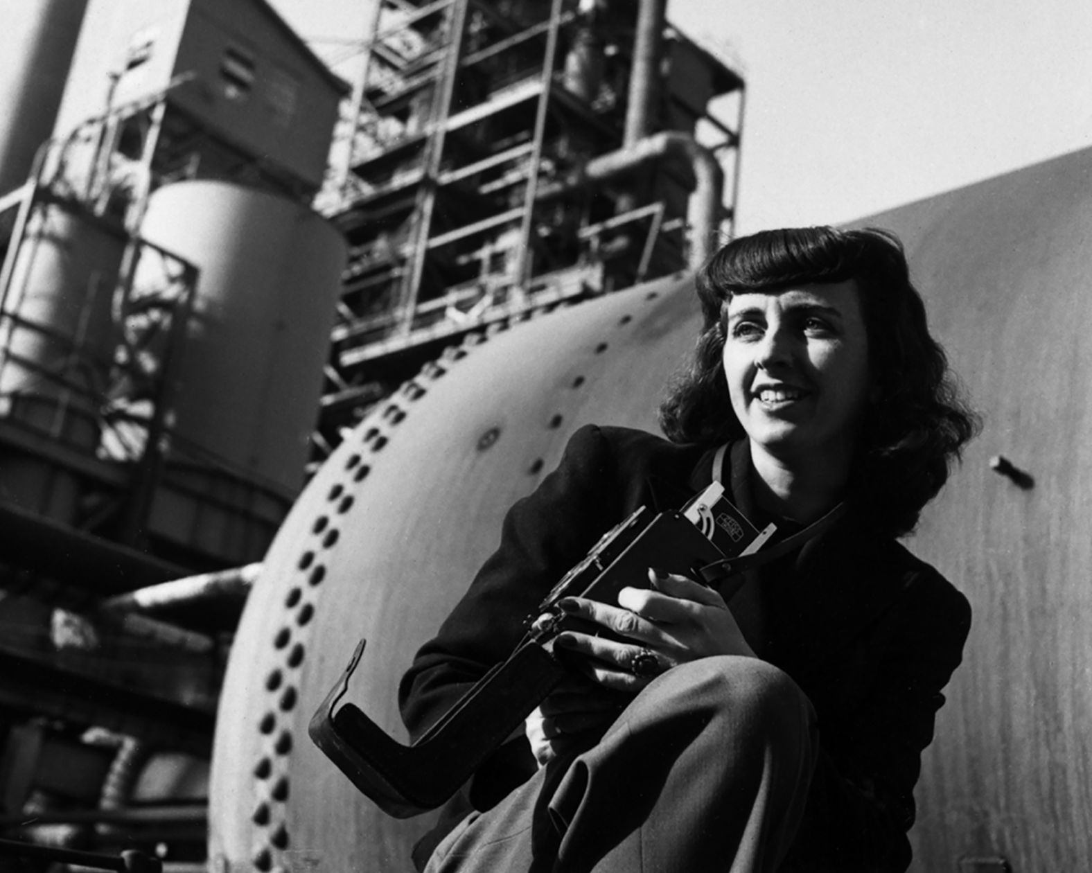 <a href="index.php?page=&url=https%3A%2F%2Fwww.estherbubley.com%2Fbio_frame_set.htm" target="_blank" target="_blank">Esther Bubley</a>, seen here in 1944, started her career by documenting American life at home during World War II. She then traveled the world during the "golden age" of photojournalism, photographing stories for prominent magazines such as Life and Ladies' Home Journal. "Bubley approached her assignments with genuine curiosity, creating probing and enduring portrayals of ordinary lives," according to the <a href="index.php?page=&url=https%3A%2F%2Fnmwa.org%2Fexplore%2Fartist-profiles%2Festher-bubley" target="_blank" target="_blank">National Museum of Women in the Arts</a>.