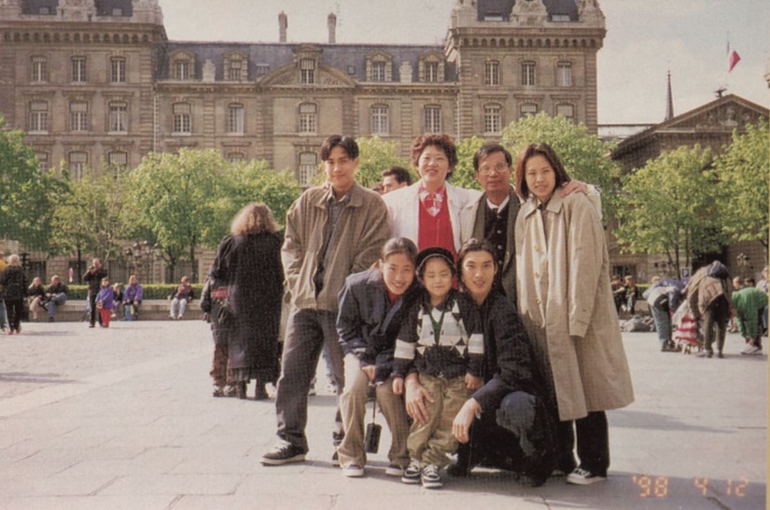 Thanathorn Juangroongruangkit (front right) with his parents and siblings in 1998.