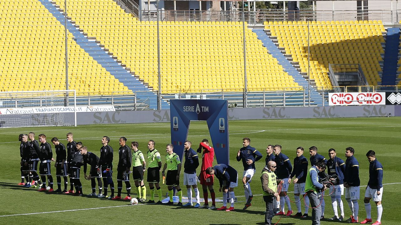 The match eventually kicked off, 75 minutes later.