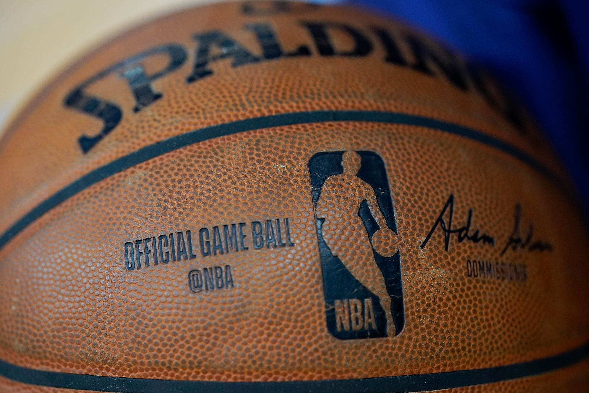 GAME USED AUTHENTIC NBA GAME BASKETBALL vs store spalding nba game ball  comparison & review 