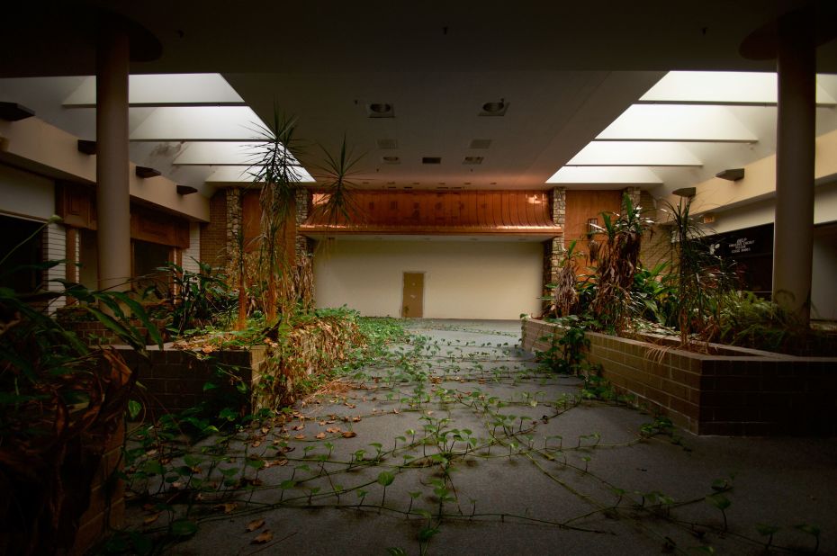 Trip to the Mall: [Dead Malls] in Illinois Active and Closed