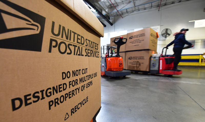 Postal service forced to keep working despite shortages of cash