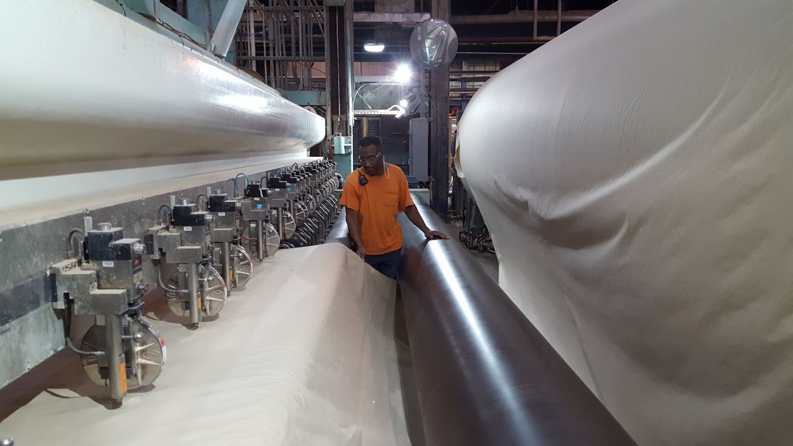 ST Paper & Tissue makes bathroom paper products from 100% recycled materials for businesses, hotels and schools.