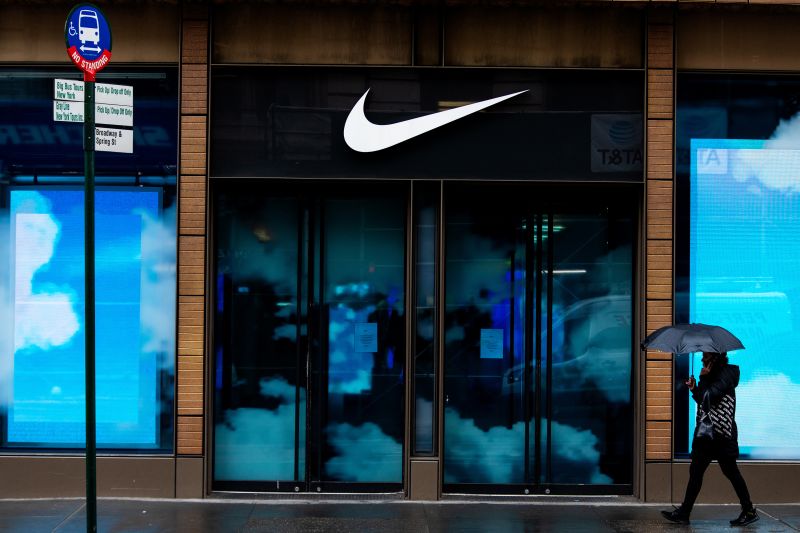 Nike store new york clearance opening hours memorial day