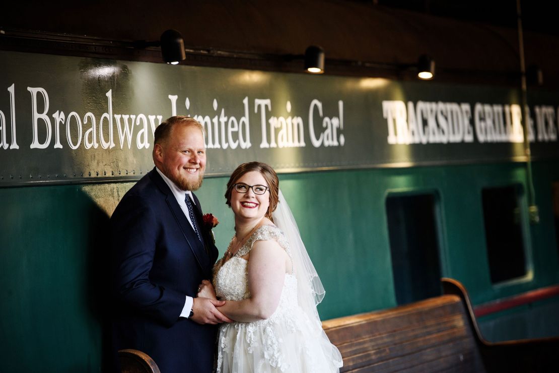 Andrew and Emily Linder got hitched a month before she gave him a kidney.