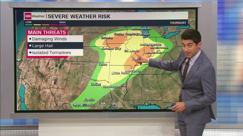 tornado threat in the Midwest