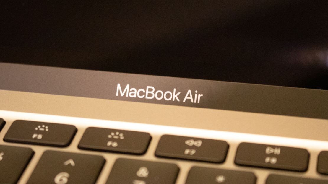 4-underscored FI apple macbook air