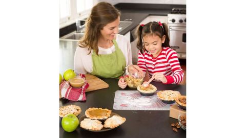 HearthSong Crafty Creations Mini Pie-Making Kit