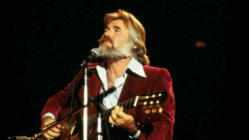 UNITED KINGDOM - JANUARY 01:  WEMBLEY EMPIRE POOL  Photo of Kenny ROGERS, Kenny Rogers performing on stage  (Photo by David Redfern/Redferns)