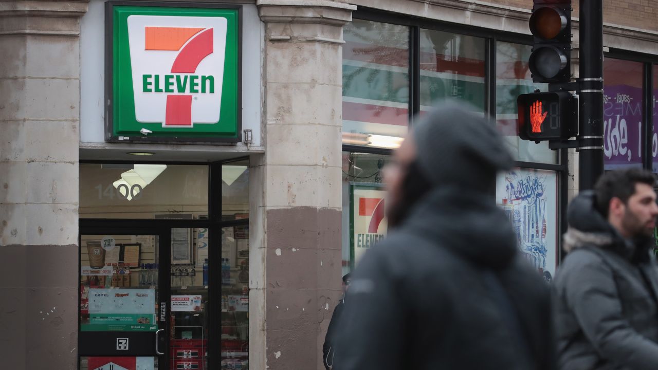 02 7-Eleven store FILE