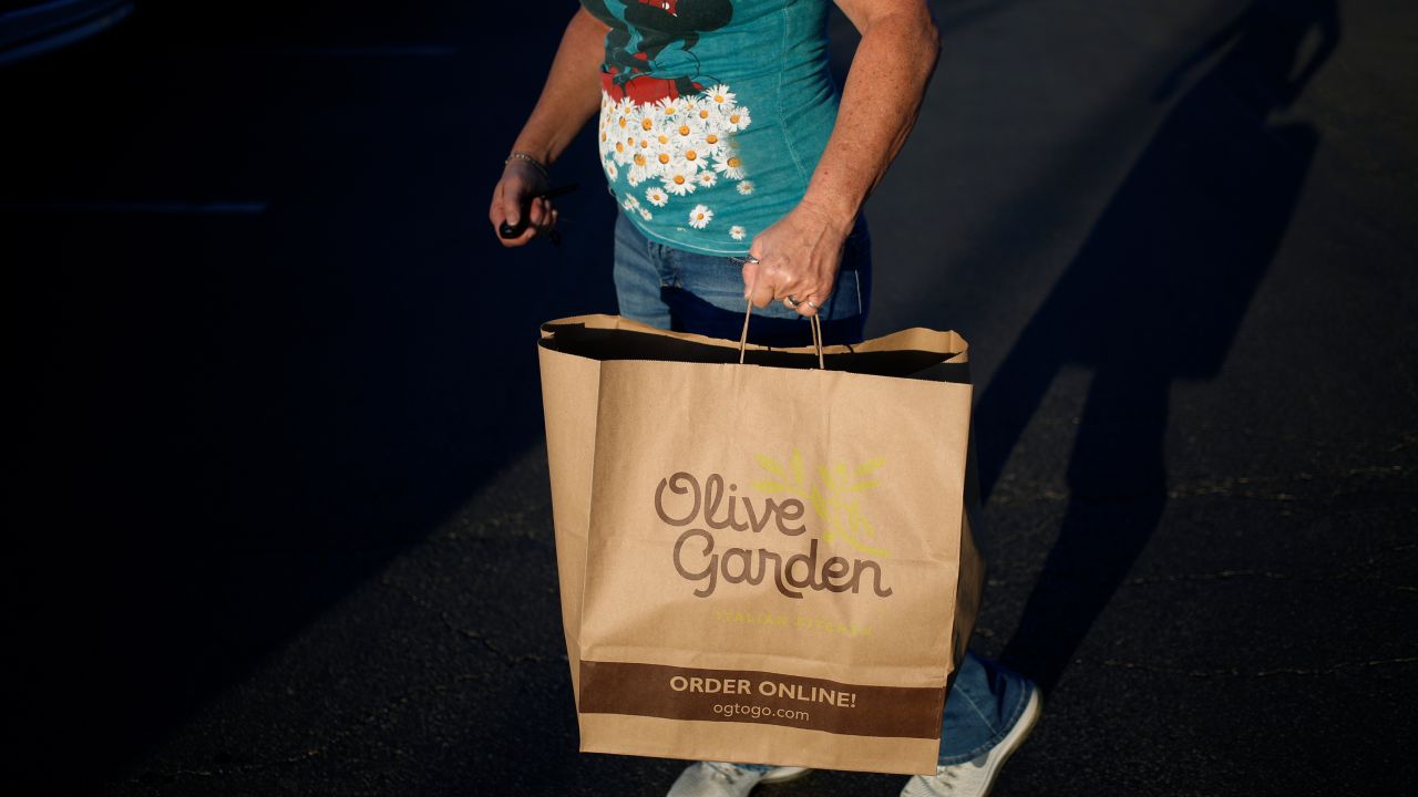 Casual dining chains like Olive Garden are in a precarious position. 