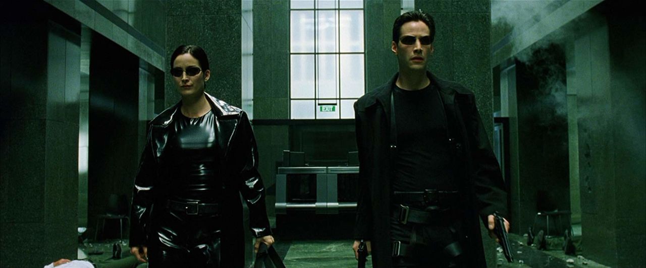 <strong>"The Matrix"</strong>: Will you take the red pill or the blue pill when you watch this action sc-fi starring Keanu Reeves?<strong> (Netflix) </strong>