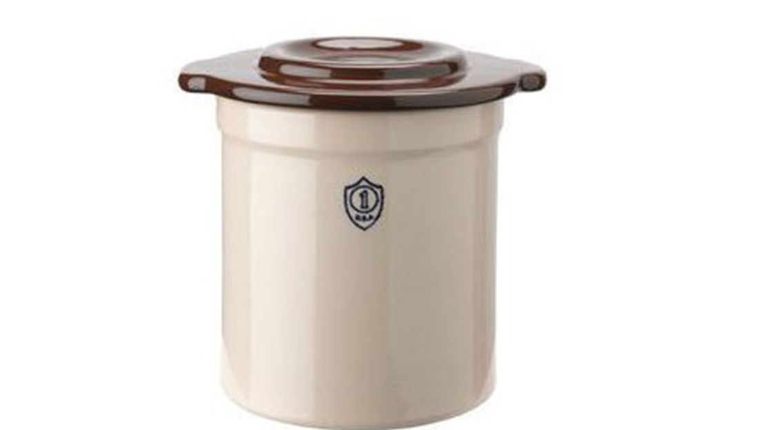 1-Gallon Stoneware Pickling Crock with Cover - Gardener's Supply Company