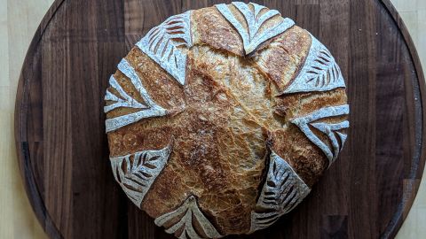 Make delicious bread at home.