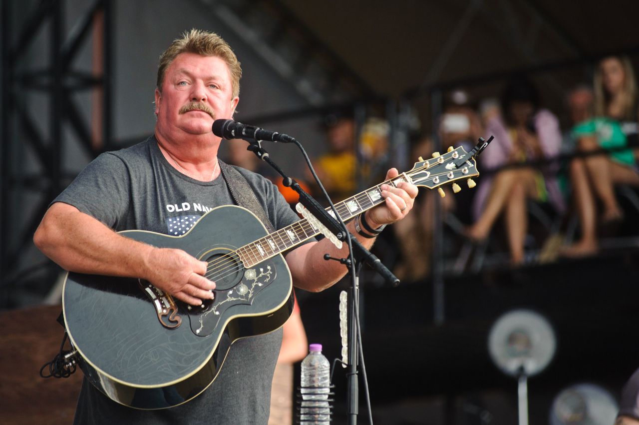 <a href="https://www.cnn.com/2020/03/29/us/joe-diffie-coronavirus-death-trnd/index.html" target="_blank">Joe Diffie</a>, a country music singer known for his lighthearted odes to country life that reached mainstream success in the 1990s, died March 29 from complications of coronavirus, his publicist said in a news release. Diffie was 61.