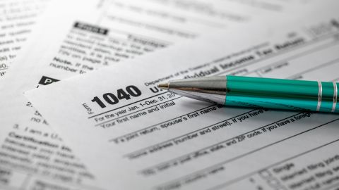 underscored 1040 form tax deadline extended coronavirus