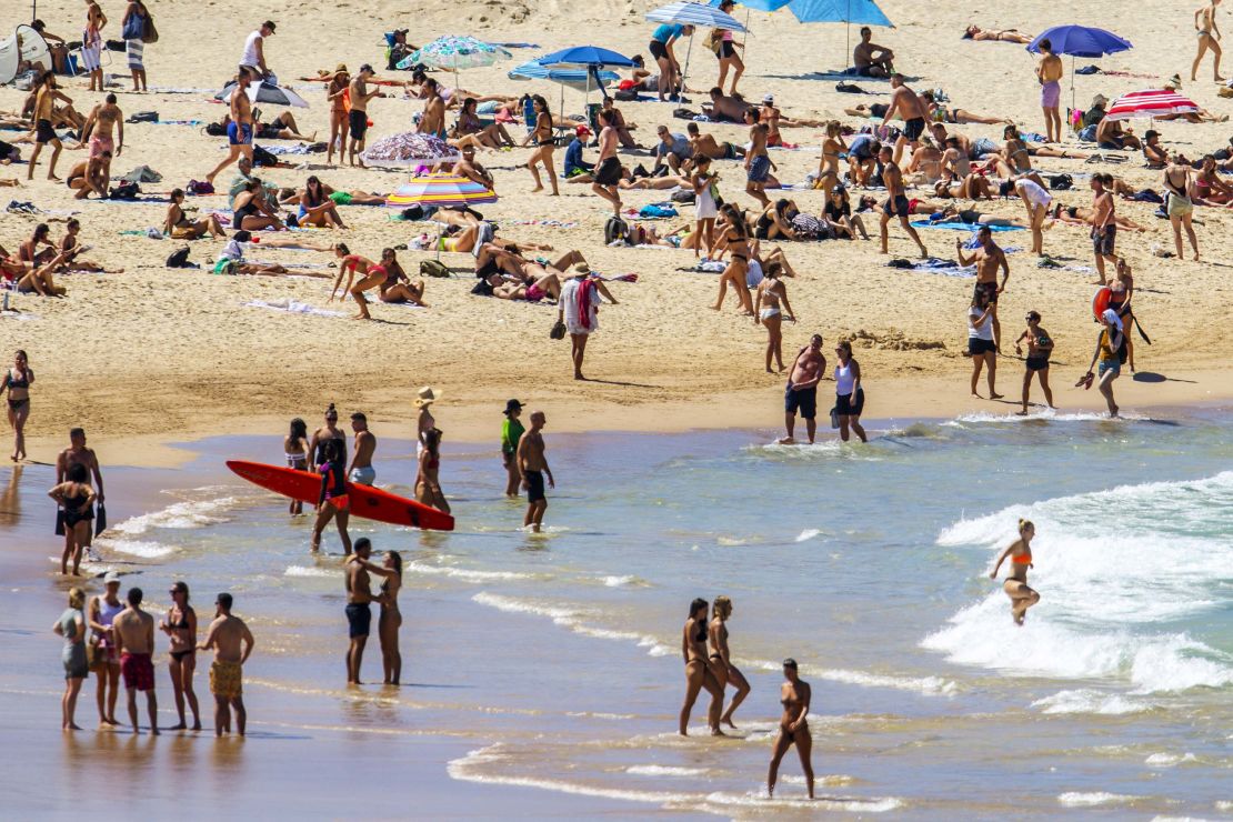People flocked to Bondi Beach in Sydney, Australia on March 20 during the coronavirus outbreak. Auhtorities later closed the beach off to the public.