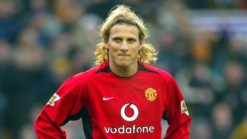 Ex-Manchester United and Atlético Madrid striker Diego Forlán set to make professional tennis debut | CNN