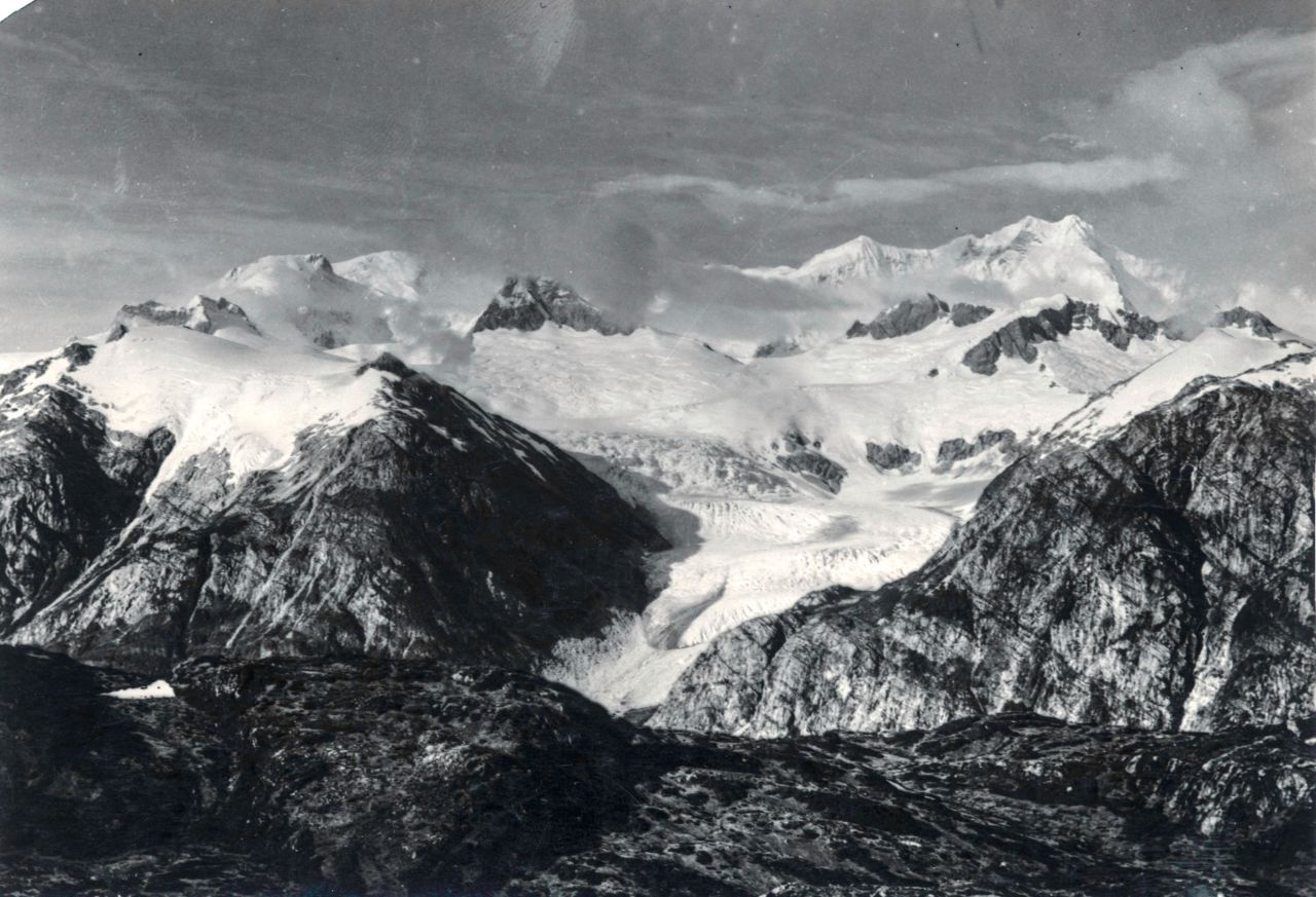 De Agostini captured this image of the Luis de Saboya glacier in Tierra del Fuego in 1913.