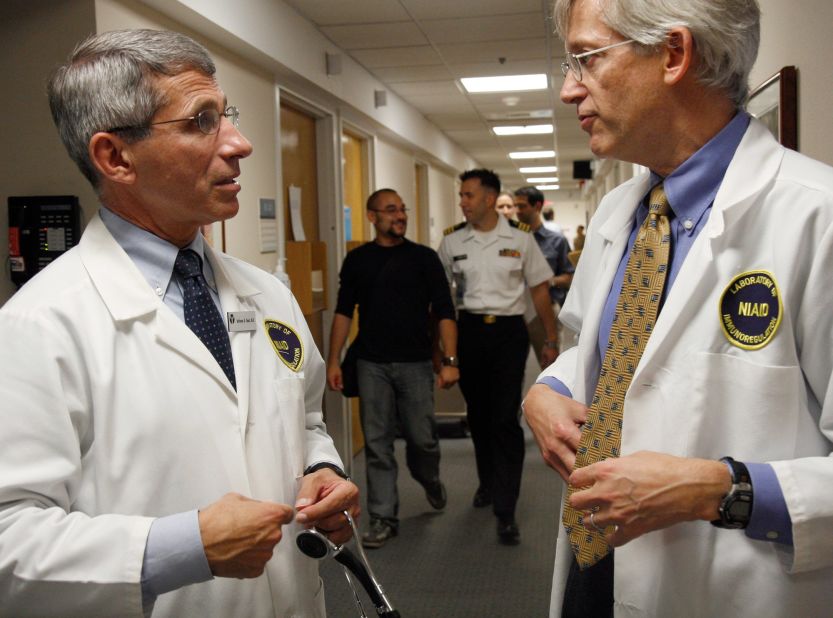 Fauci speaks to Dr. H. Clifford Lane at the National Institutes of Health in 2007.