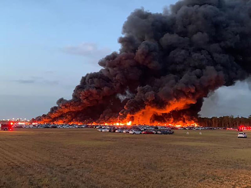 Fire near airport burns over 3 500 rental cars