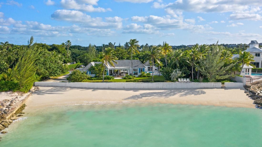 <strong>Bahamas retreat: </strong>Princess Diana and sons William and Harry stayed at Casuarina Beach in the Bahamas in 1993. 