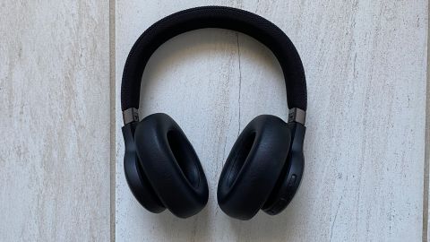 underscored jbl live 650BTNC