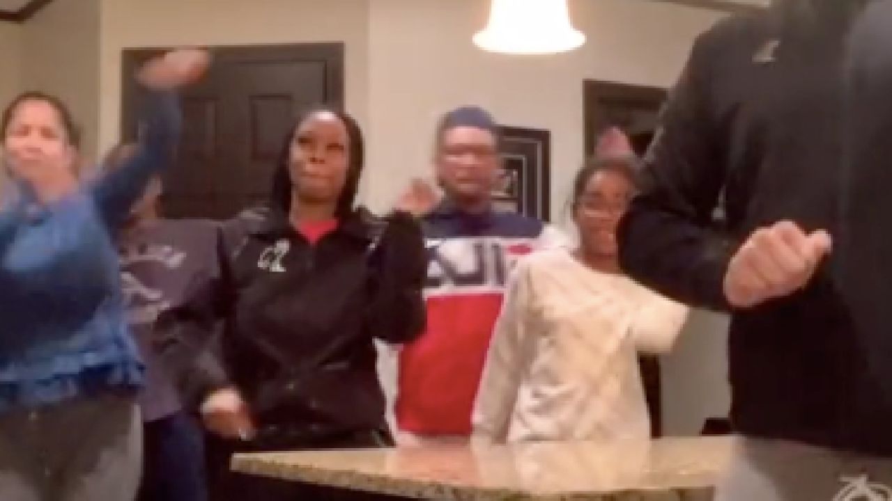 Robert Jimison and his family doing the "Hit Every Beat" TikTok challenge 