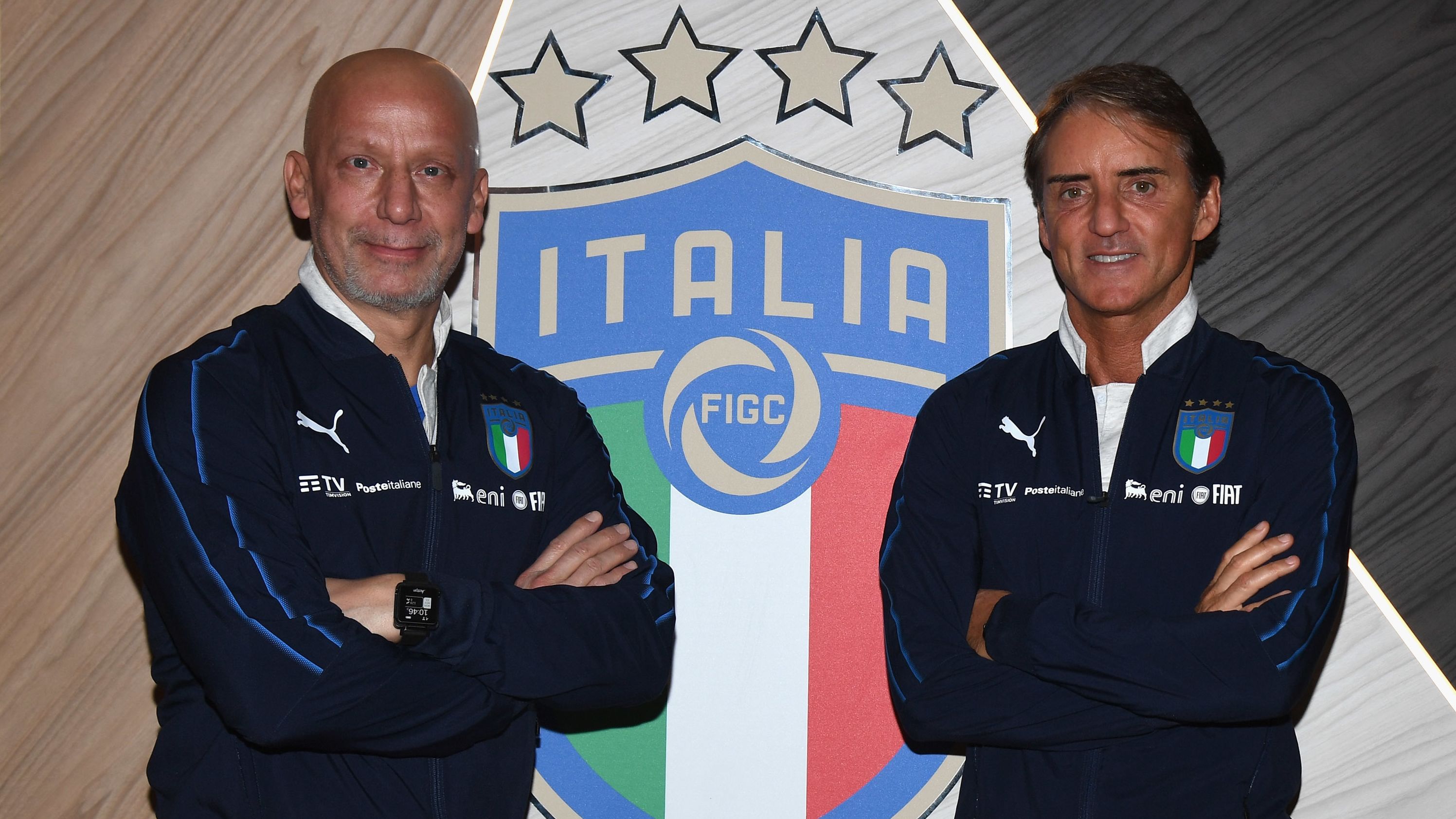 Gianluca Vialli (left) currently assists the Italian national team alongside former teammate and head coach Roberto Mancini.