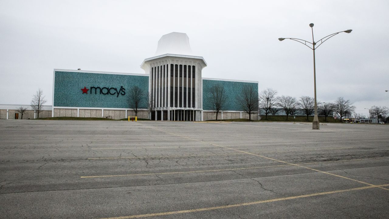 OHIO, USA - MARCH 24: A closed shopping mall is seen in Lima, Ohio on March 24, 2020 amidst the Coronavirus Pandemic. On March 23, 2020 the state declared a stay at home order in efforts to reduce the spread of the virus. (Photo by Megan Jelinger/Anadolu Agency/Getty Images)