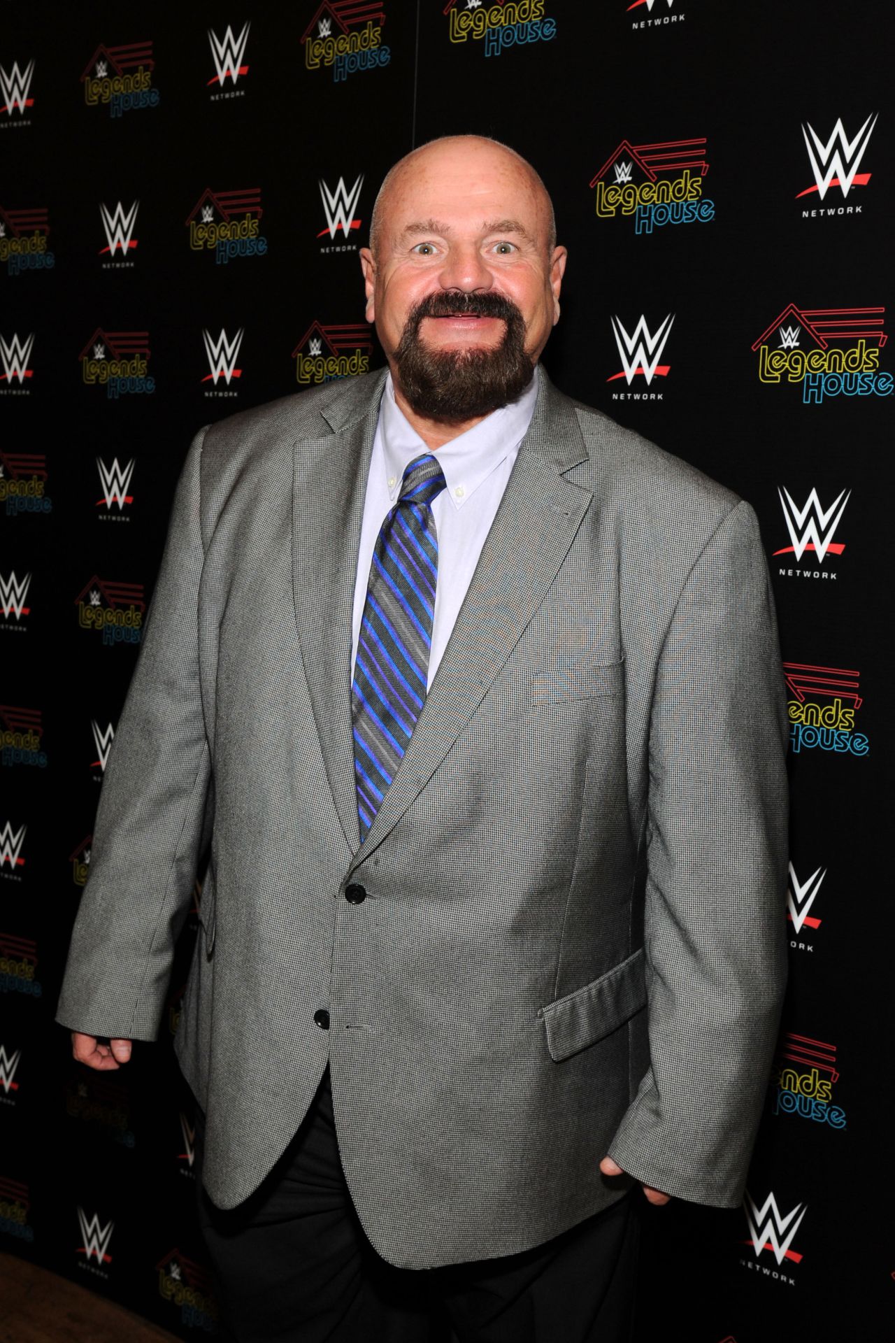 <a href="https://www.cnn.com/2020/04/16/entertainment/wwe-howard-finkel-obit-trnd/index.html" target="_blank">Howard Finkel</a>, the legendary ring announcer and WWE Hall of Famer, died at the age of 69, the company announced on April 16. Finkel would mark championship victories with his signature call, "and Nnneeeww world champion!"