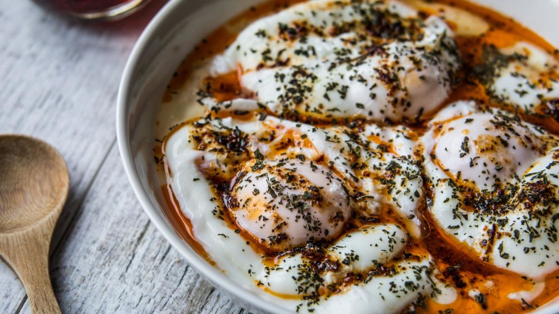 Ottoman eggs: Çilbir