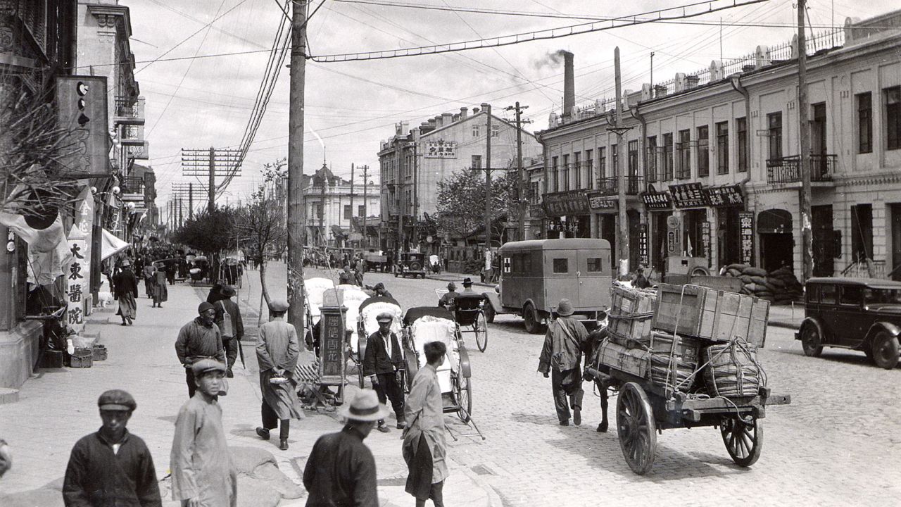 Kitajskaya street in Harbin circa 1932.
