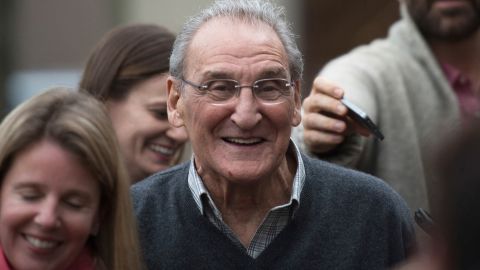Vincent Asaro in 2015 after he was acquitted in a Brooklyn federal court for charges linked to the 1978 Lufthansa heist. 