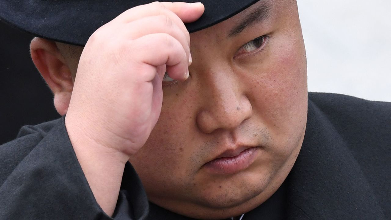 TOPSHOT - North Korean leader Kim Jong Un attends a wreath-laying ceremony at a WWII memorial in the far-eastern Russian port of Vladivostok on April 26, 2019. (Photo by Kirill KUDRYAVTSEV / AFP)        (Photo credit should read KIRILL KUDRYAVTSEV/AFP via Getty Images)