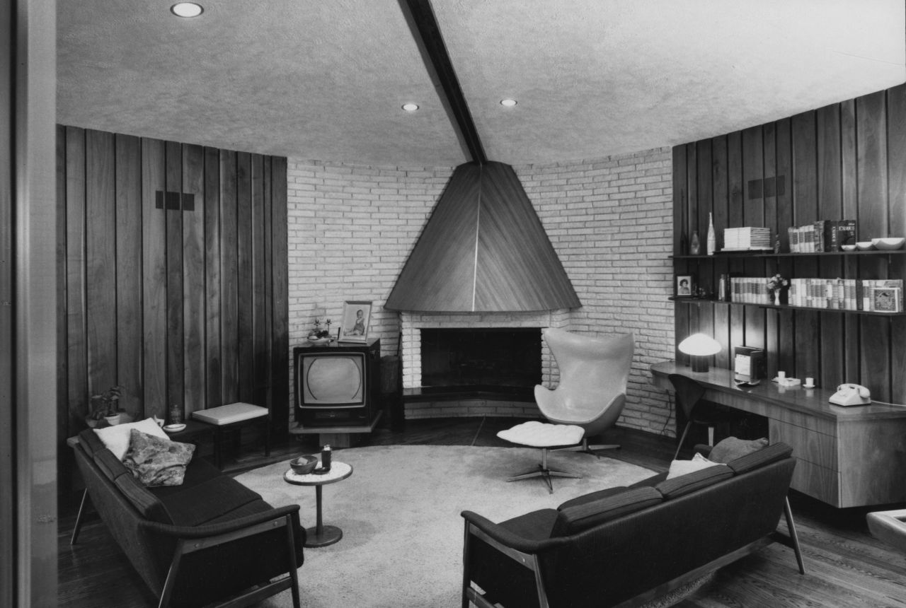 Adler Schnee's living room design for the Rosenthal Residence, Bloomfield Hills, Michigan, 1961
