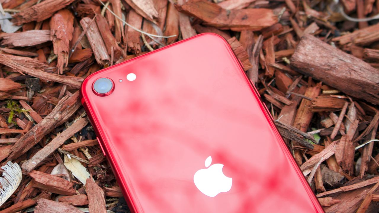 2-underscored apple iphone se 2020 review