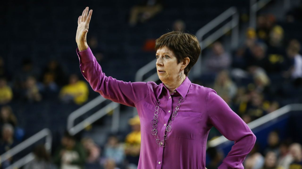 Notre Dame Fighting Irish head coach Muffet McGraw gives instructions to her team during a regular season non-conference game between the Notre Dame Fighting Irish and the Michigan Wolverines on November 23, 2019, at Crisler Center in Ann Arbor, Michigan.