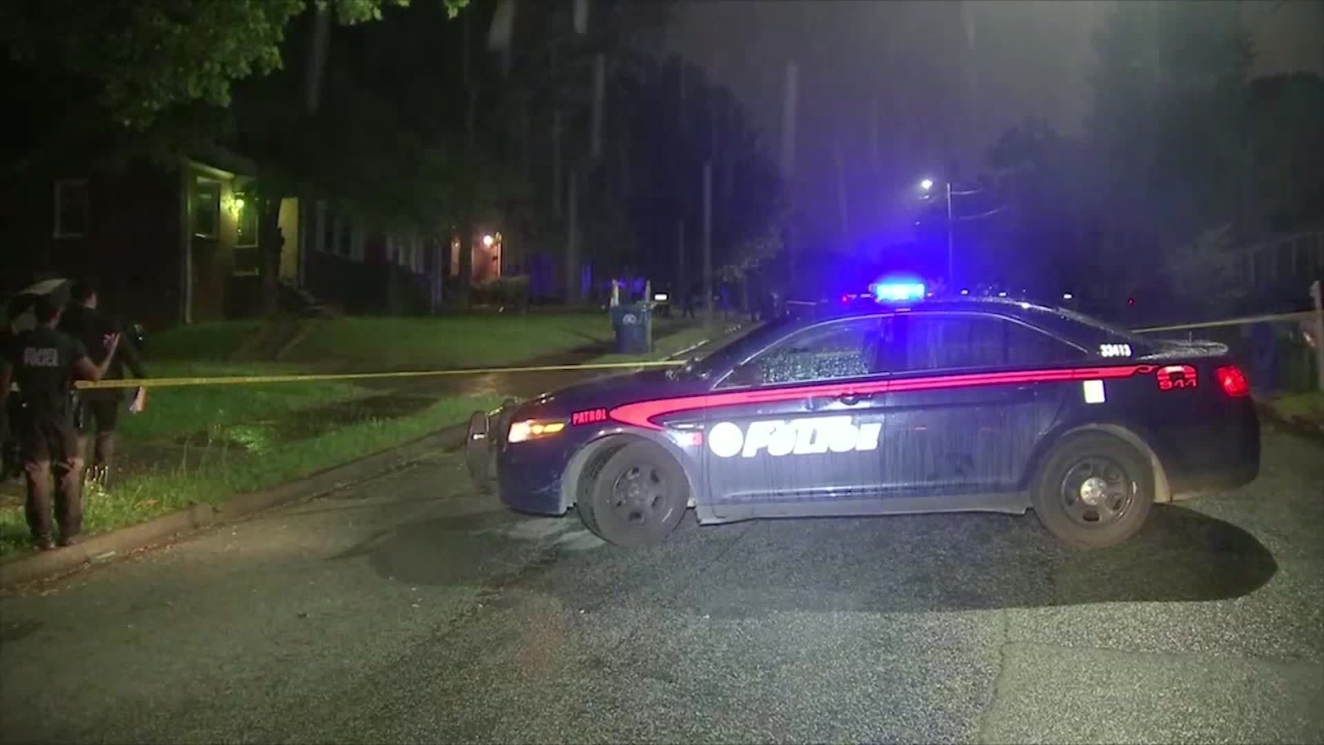 Atlanta police found 16-year-old De'onte Roberts shot Wednesday evening.
