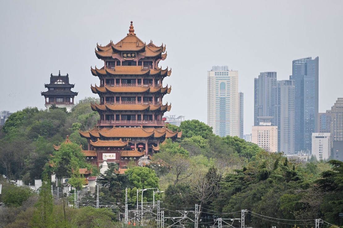 The Yellow Crane Tower in Wuhan has become one of the tourist attractions Chinese travelers want to visit the most.