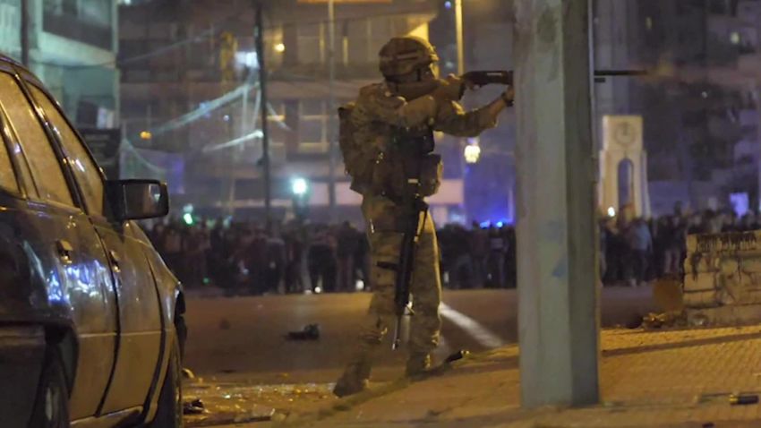 lebanon protests hunger economy covid 19 coronavirus pandemic karadsheh pkg intl ldn vpx_00002220.jpg