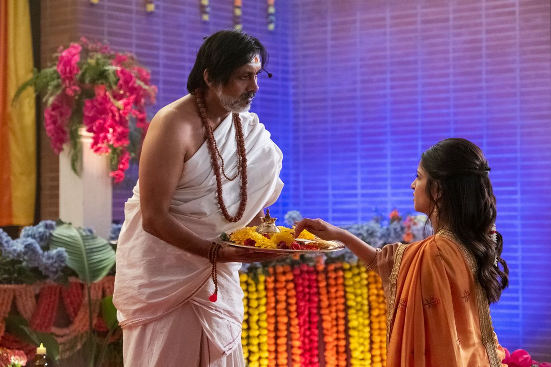 Anjul Nigam as Pandit Raj and Richa Shukla as Kamala Nandiawada.