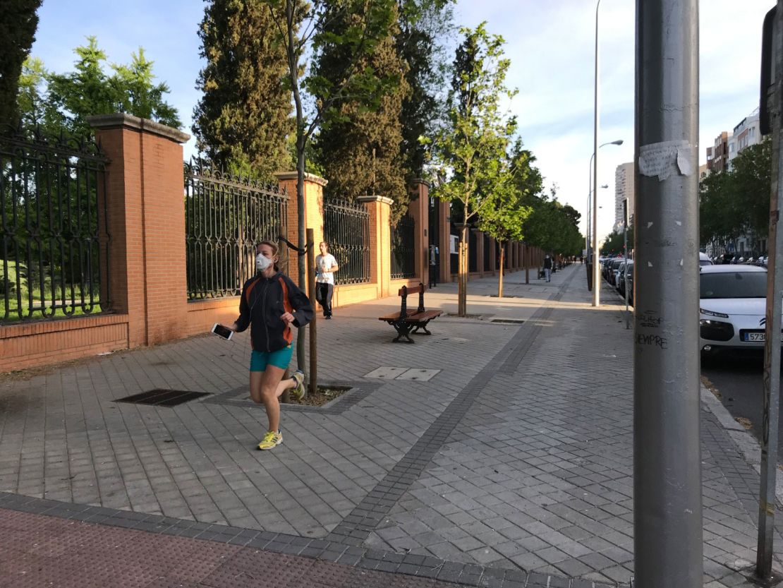 Joggers during Spain's lockdown.