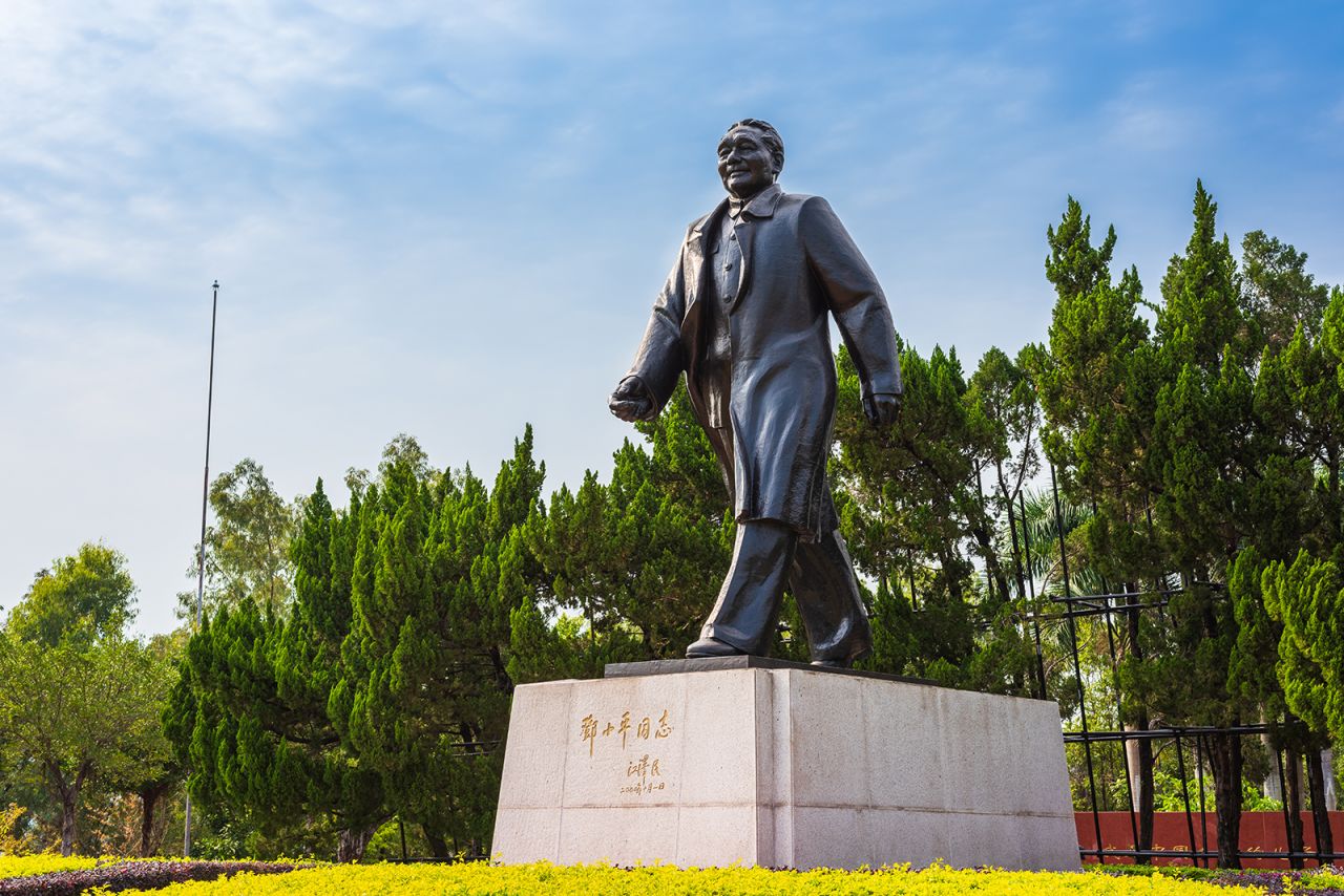 A bronze statue of Deng Xiaoping in Shenzhen's Lianhuashan Park.