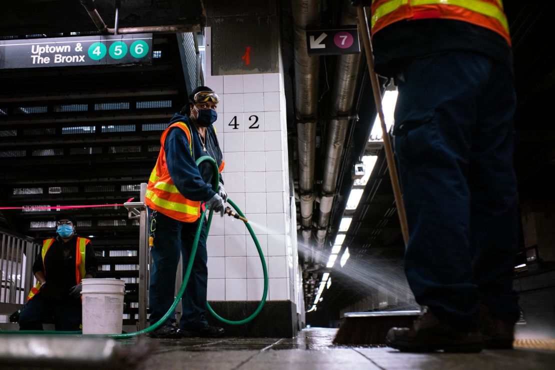 02 new york subway cleaning 0506