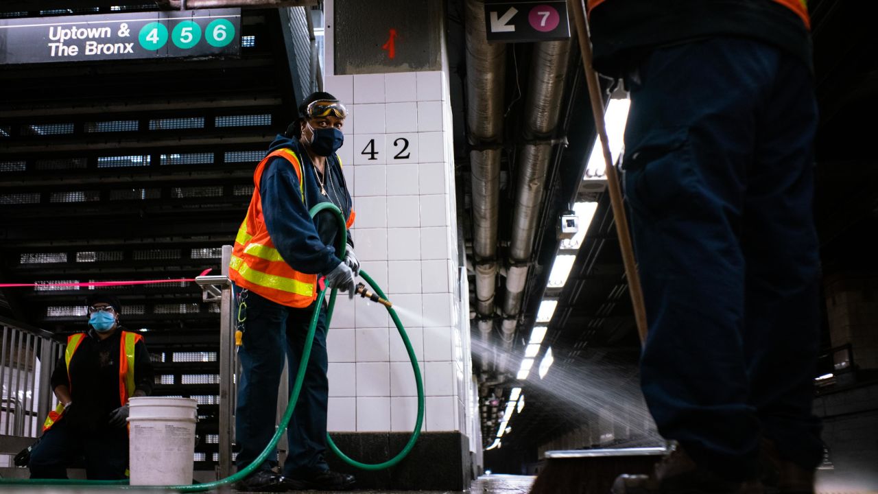 02 new york subway cleaning 0506