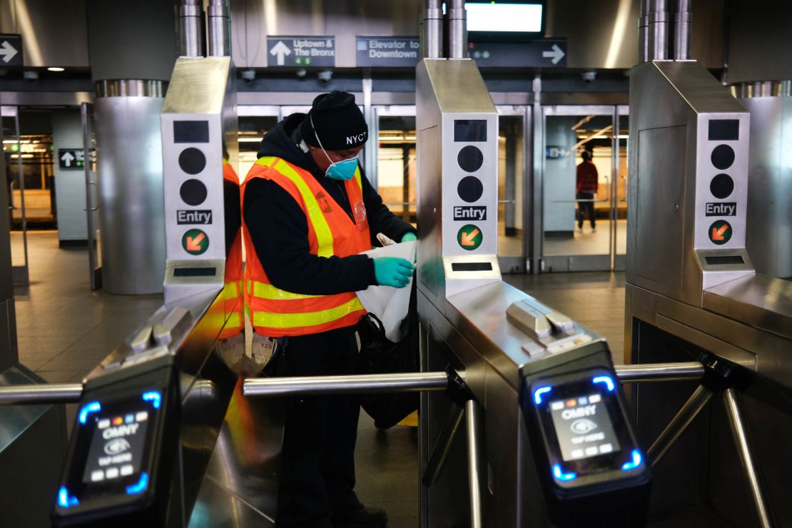 06 new york subway cleaning 0506