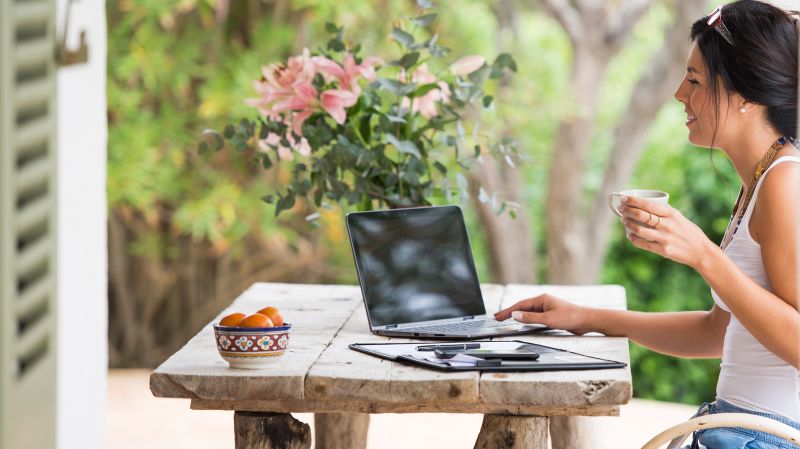 Patio laptop store table