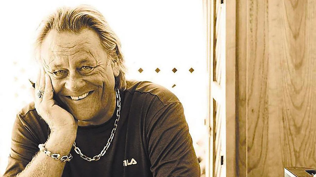 Brian Howe was 66 years old.